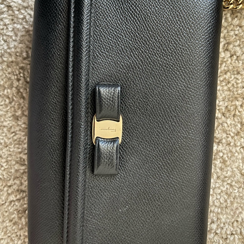 Salvatore Ferragamo Wallet on Chain - Picture 2 of 9